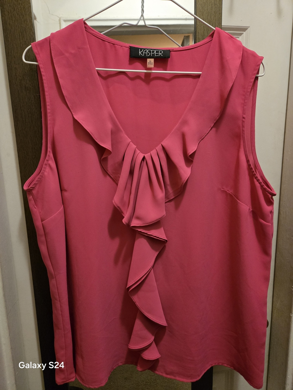 Kasper Ruffle-Neck XL - Available In Pink/Black/White/Maroon